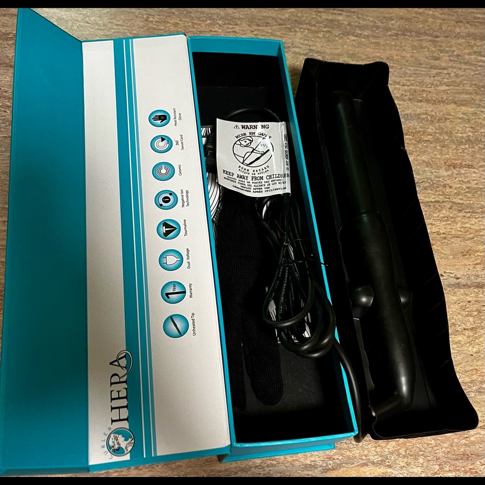 NIB Hera 100% ceramic hair curler with protective glove